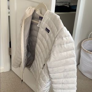 Patagonia down jacket with hood women’s